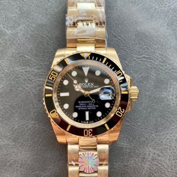 Submariner 116610 Watch In Gold - Picture 1 of 3